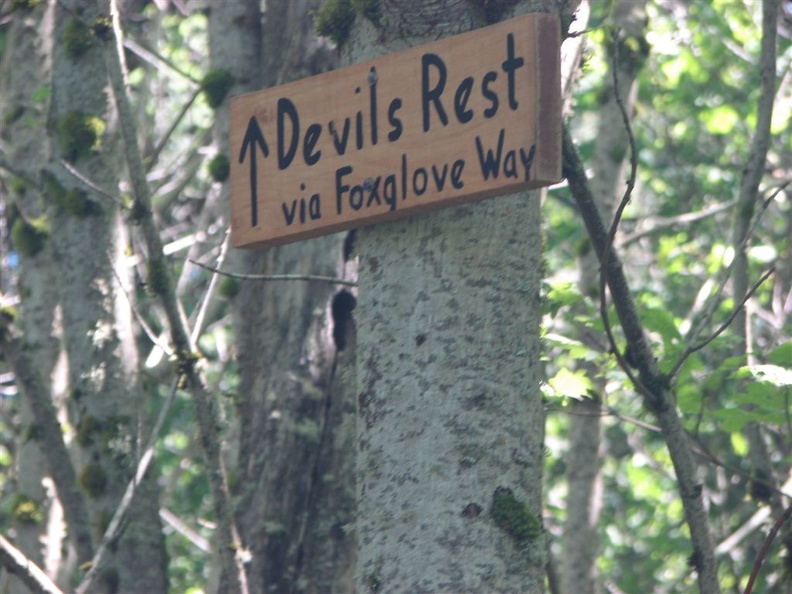 Trail sign for Foxglove Way