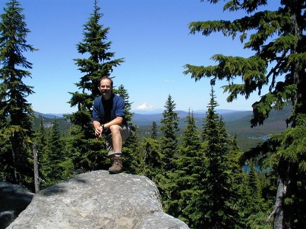 South of Olallie Lake the trail begins to gain elevation and we stoppped at this great overlook for a photo op.