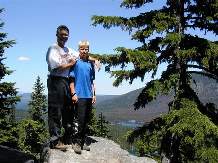 South of Olallie Lake the trail begins to gain elevation and we stoppped at this great overlook for a photo op.