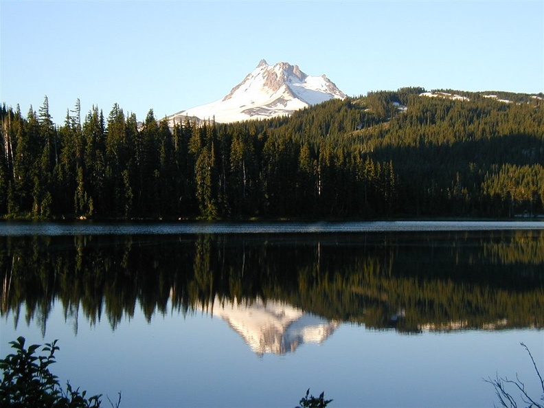 Sunrise on Breitenbush Lake looking at Mt. Jefferson. The mosquitoes weren't bad until the sun came up. I ended up leaving behind part of my water filter trying to get away from the mosquitoes.