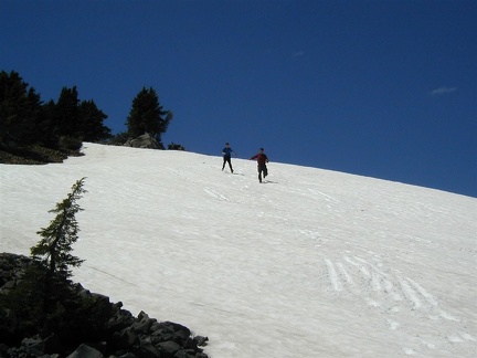 Running down the snowy slopes of Park Butte before dropping into Jefferson Park.