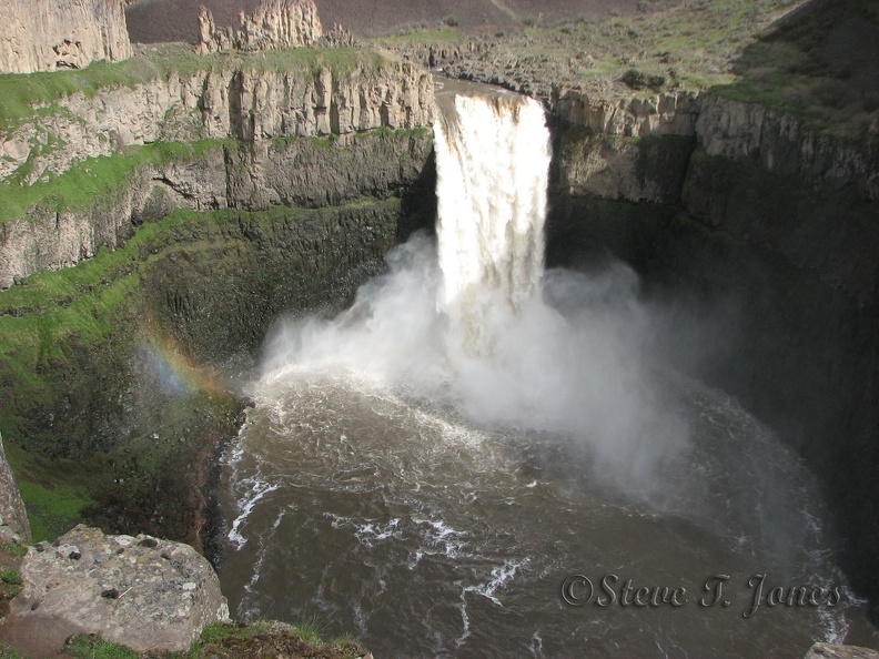 Palouse Falls plunges over a basalt precipice and makes quite a show in the spring.