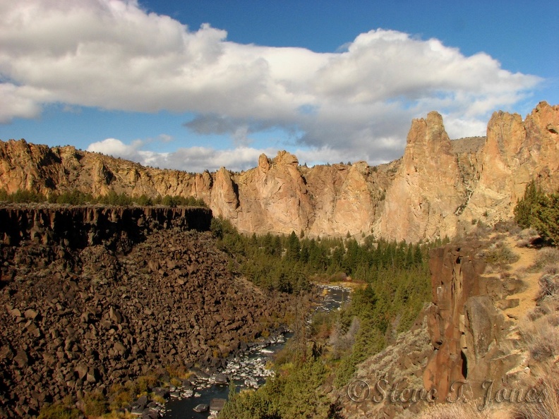 Smith Rock State Park is on the dry side of Oregon so most of the days are sunny or mostly sunny.