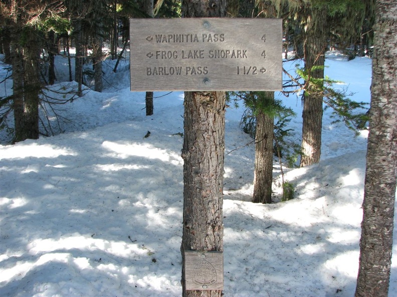 Trail junction with the PCT and trail 495 to Twin Lakes. This is a popular trail and it is hard to lose the way because the cleared trail is a gap in the trees. This is the junction for the return trail.