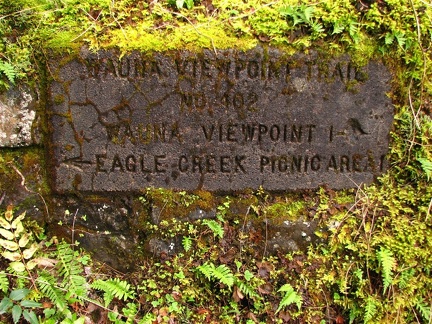 Concrete sign at the junction for trails #400 and #402