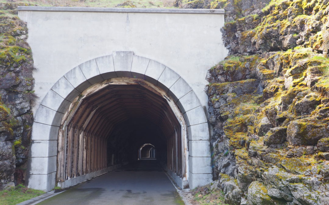 Historic Columbia River Highway State Trail – Twin Tunnels Trail, OR