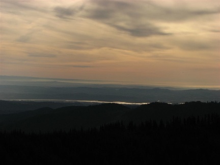 A view to the south looking into Oregon across the Columbia River on the Grouse Vista Trail.