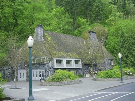 Multnomah Falls Lodge