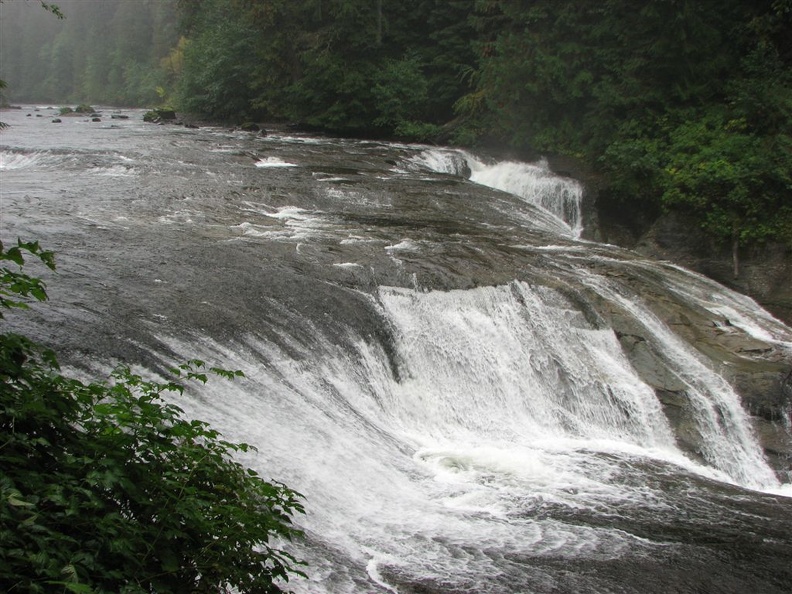 Middle Falls on the Lewis River in the fall of 2008.