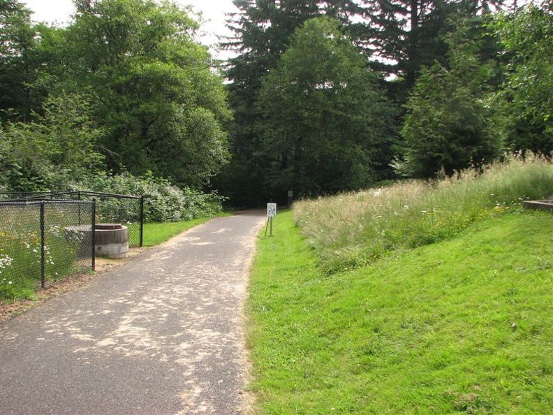 Here is the start of the trail at the Hantwick Road trailhead. This trail is open for horse,hikers,and mountain bikers. It is also suitable for strollers.