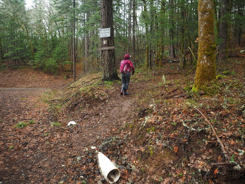 Leaving the gravel road for the actual trail.